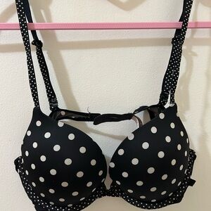 Victoria’s Secret The T-Shirt
Black Dots T Shirt Push Up Bra 34B